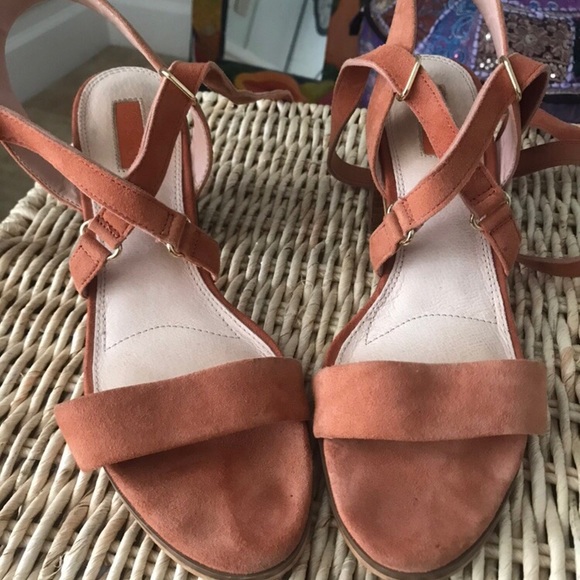 Top shop strap lace up heeled sandal! - Picture 3 of 3